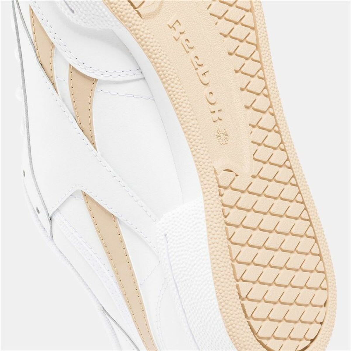 V2HEFB13B1428A7BDC78064B07774D3CA3AR5748740P6