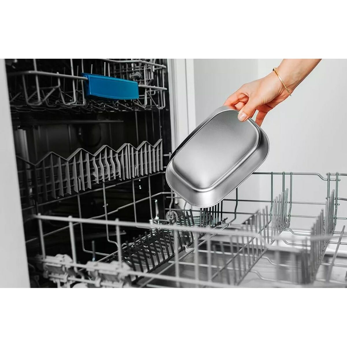 V6HF2EA1060ED17419663803BA28EDDFAD5R6406996P3