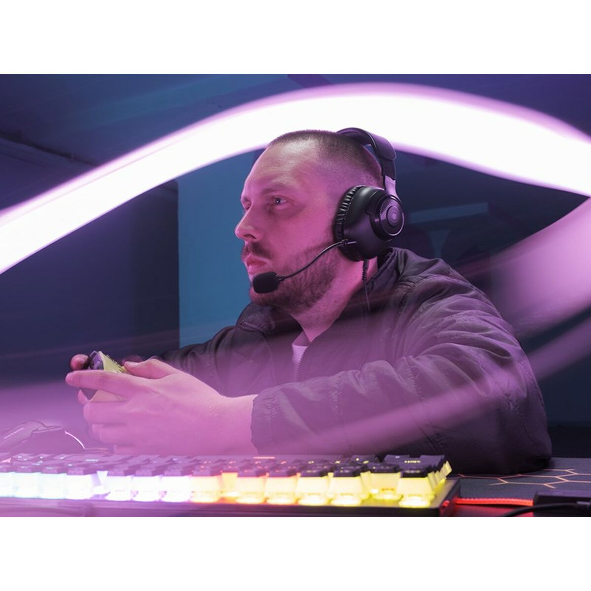 V2H897CFFAD012EC21BAB65D093E220EDDER5850363P2