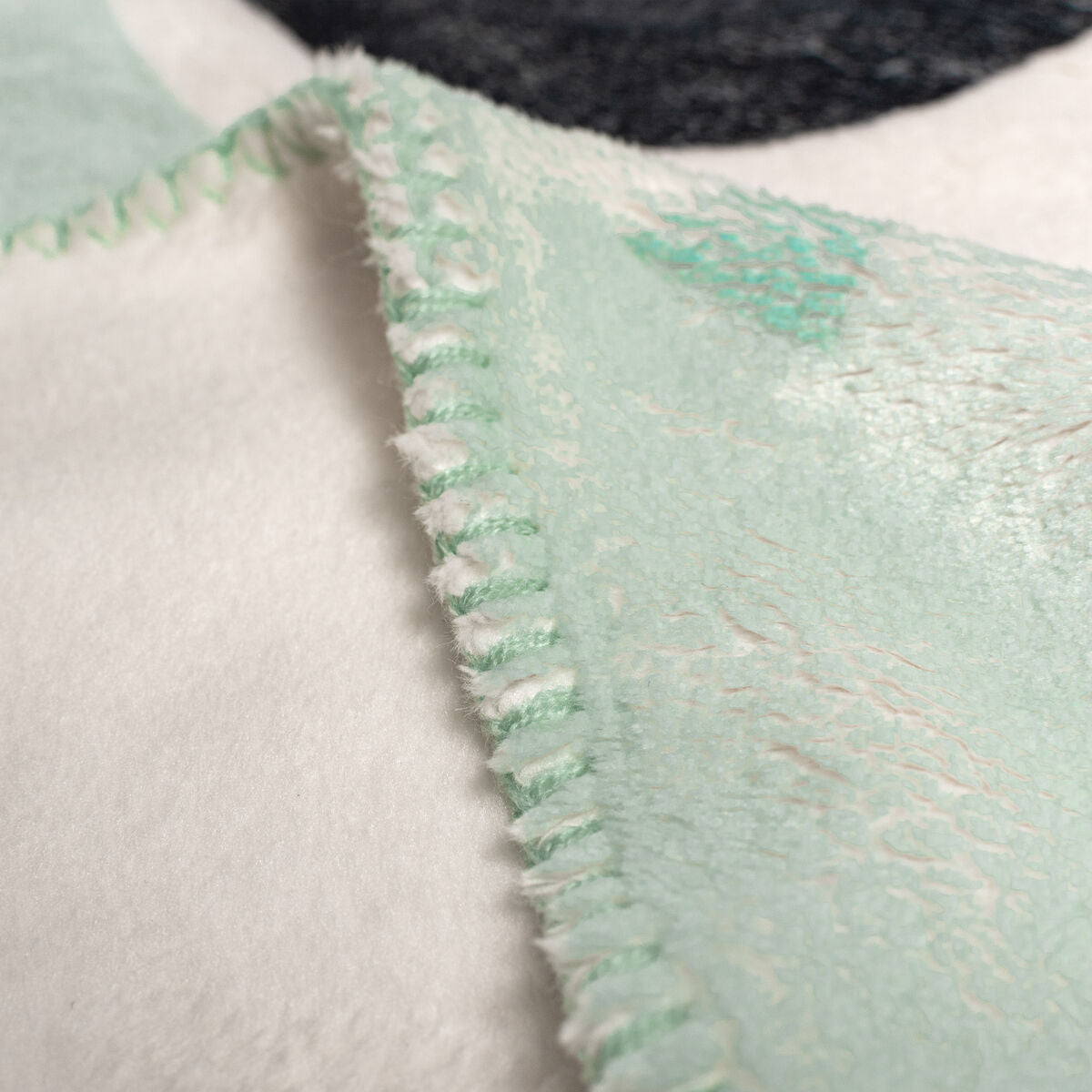 V4H4DBCE3E0B38CF77E493CE24B17B19D36R4370383P3