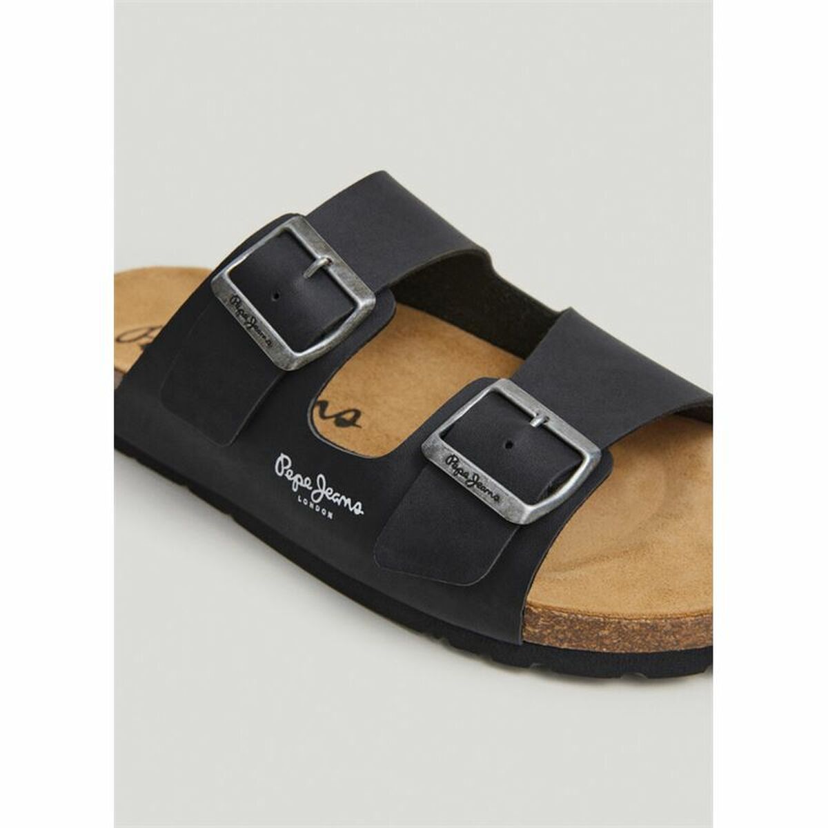 V2H77E7E700A9ECE0CC0101BFB5F0F2DE0AR6071816P5